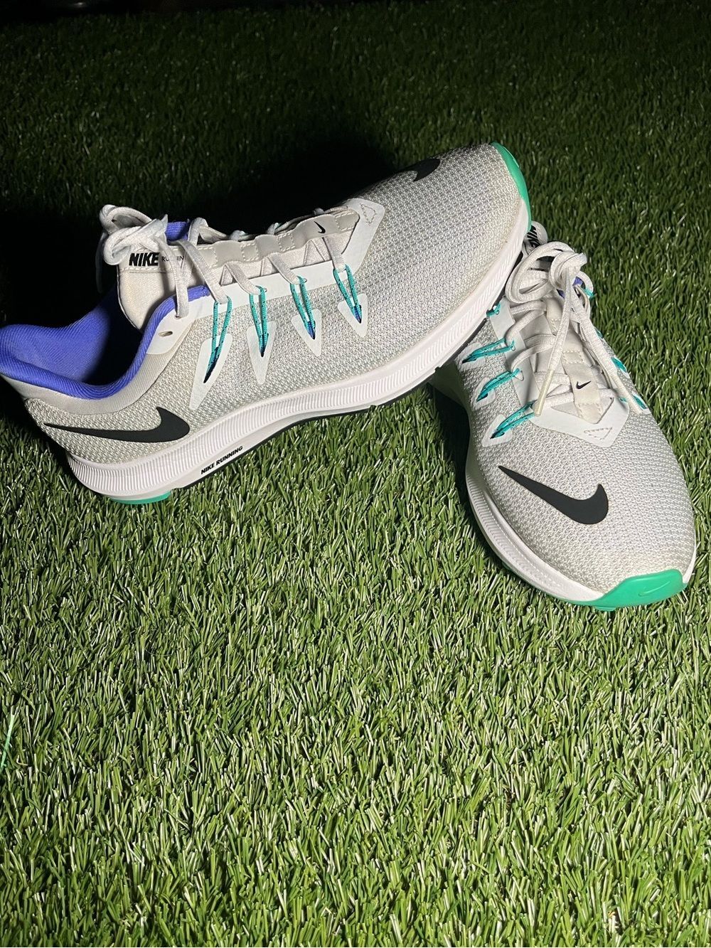 Nike Quest Running Shoes Womens 7 Athletic Sneakers Lightweight Trainers